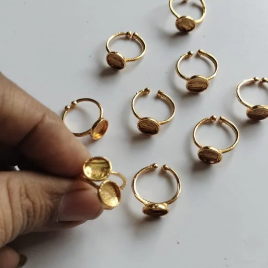 Golden Round Shape Ring Bezals
